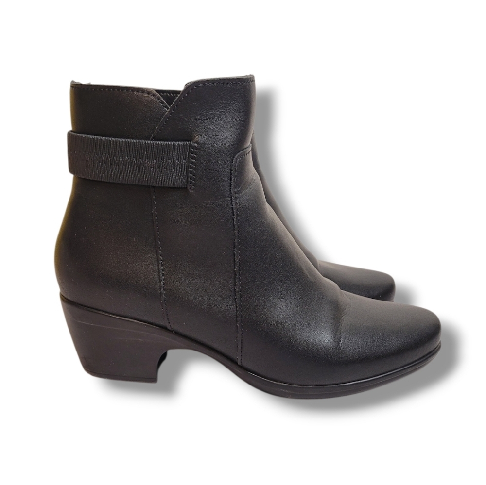 Clarks Emily Holly Black Leather Ankle Boots Women's Size 8 Side Zip Classic